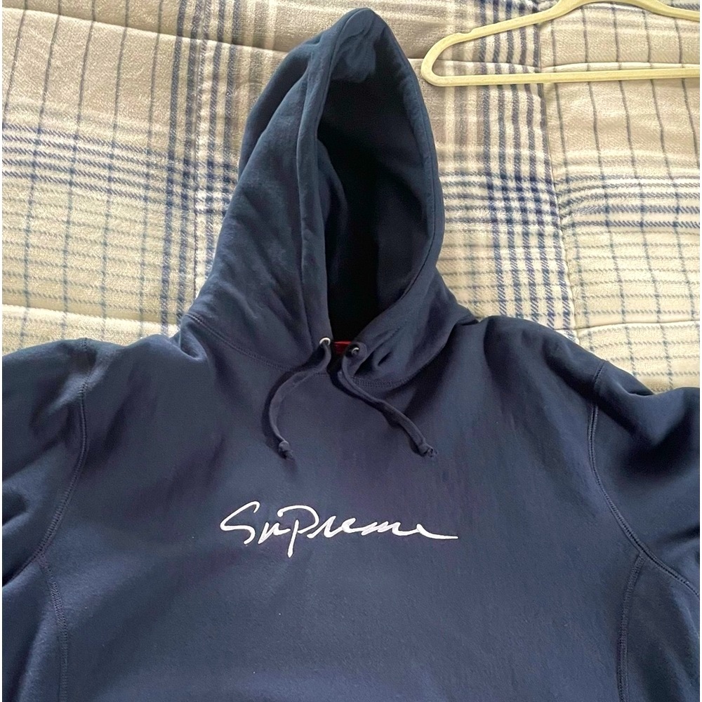 AUTHENTIC SUPREME SWEATSHIRT